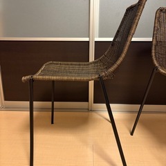 ラタンチェア2脚セット（クッション付き）の画像