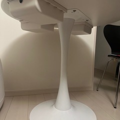 円形 ホワイトテーブル　の画像