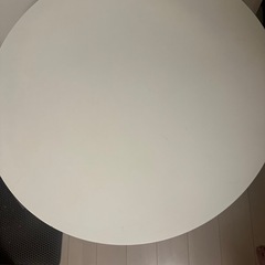 円形 ホワイトテーブル　の画像