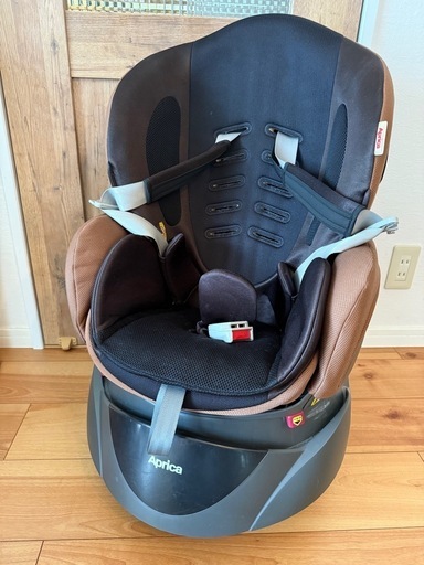 値下げ　チャイルドシート　アップリカ