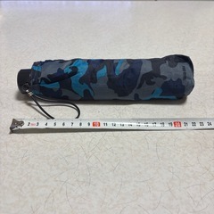【お譲り先決定】折りたたみ傘  ブルー系　迷彩っぽい柄の画像