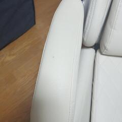 ゲーミングチェア 白 スピーカー付きの画像