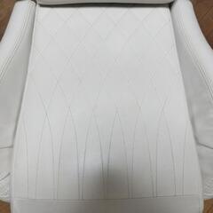 ゲーミングチェア 白 スピーカー付きの画像