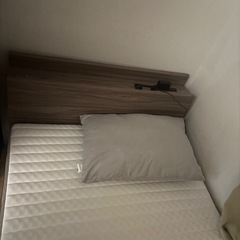 シングルベッド　ベッドマットレスとフレーム付きの画像