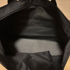 tehen 黒のナイロントートバッグの画像