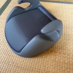 ⭐️格安⭐️ジュニアシート（車の補助椅子4歳〜）の画像