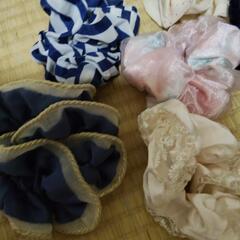 シュシュまとめ売りクシ付き未使用の画像