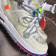 オフホワイト　スニーカーの画像