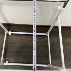伸縮ラックの画像