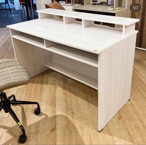 美品　机、デスクワーク