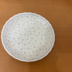 小花柄　食器セットの画像