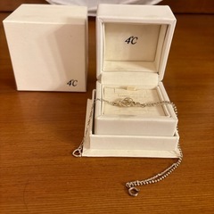 4℃ ブレスレット　シルバー　ハートの画像