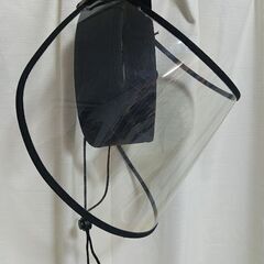 フード付き雨ガッパ 完全防水 上下 と 雨避け帽子の画像
