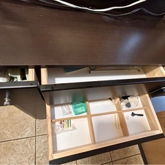 木製ドレッサー 椅子付き 福岡周辺は配送可能で、引き取りもOKです