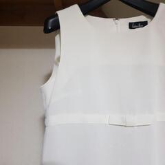 ホワイト　ワンピースの画像