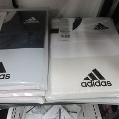   カテゴリトップ > ブランド > adidas カテゴリトップ > メンズ > メンズ インナートップス > 半袖インナー カテゴリトップ > レディース > レディース カテゴリトップ > レディース > インナートップス > 半袖インナー     ■商品詳細  男女どちらもお使いいただけるジェンダーフリー設計です。汗をかいてもすばやく乾きます。 綿混素材での画像