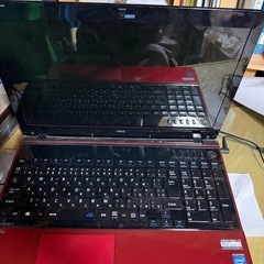 NEC Windows 8ノートPC 赤色 日本語配列の画像