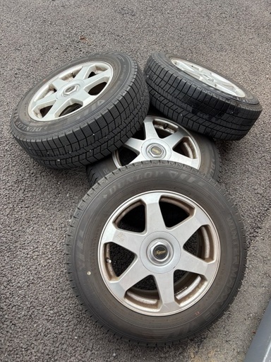 ダンロップ16インチ スタッドレスタイヤ