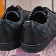 商品説明 【ルイ・ヴィトン】 LOUIS VUITTON  ブラック×グレー スニーカー ダミエ  靴の画像