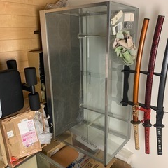 ガラスショーケース鍵付き 引き取り限定 1セットのみの画像