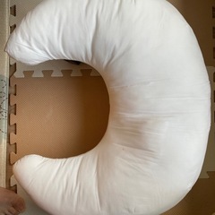 【お譲り先決定】ベビハグ　授乳クッションの画像
