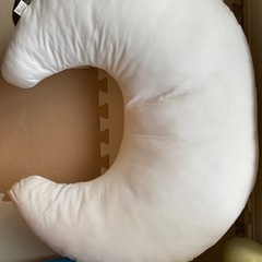 【お譲り先決定】ベビハグ　授乳クッションの画像