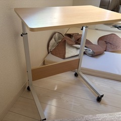 サイドテーブルの画像