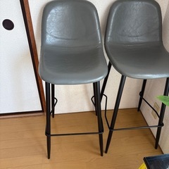 背の高い椅子　カウンターチェア　　
2脚の画像
