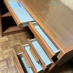 デスク付き本棚の画像