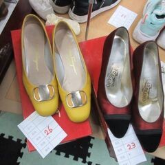 フェラガモパンプス　２６㎝？と　２３㎝　ほか　パンプス全品　100円での画像