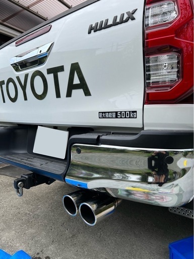 ハイラックス　TRDマフラー　2本出し