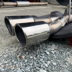 ハイラックス　TRDマフラー　2本出しの画像