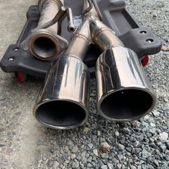ハイラックス　TRDマフラー　2本出しの画像