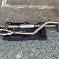 ハイラックス　TRDマフラー　2本出しの画像