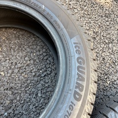 ヨコハマ アイスガード IG70 165/65R15 81Q スタッドレスタイヤ
の画像