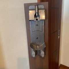 EQUALS イコールズ WALL インテリア クリーナースタンド ロボット掃除機対応 Dyson/TORNEO V/iT/FREED対応 ウォールナットの画像
