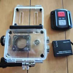 アクションカメラ (防水ケース、GoPro互換品マウント類各種、リモコン付)の画像