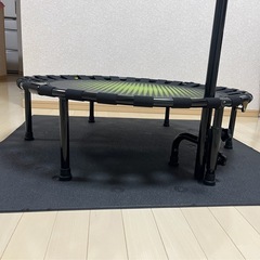 室内用トランポリン　大人OK 持ち手付きで安心　の画像