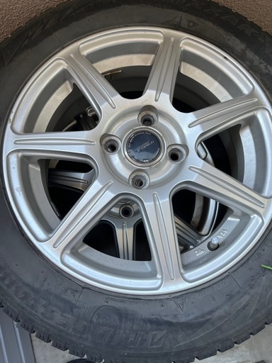 (お話中)スタッドレスタイヤ 185/60R15