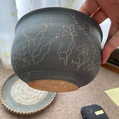 陶器の植木鉢の画像