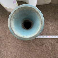陶器の花瓶の画像