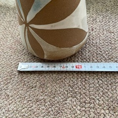 陶器の花瓶の画像