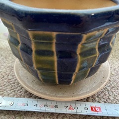 陶器の植木鉢の画像