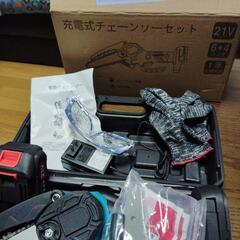 ハンディチェンソー　メガネ　軍手　ドライバー　ガイドバー　チェン（2本）未使用品　本体　バッテリー　2回。使用の画像