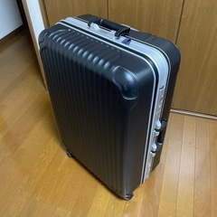 1度使用のみ　特大スーツケース　XLの画像