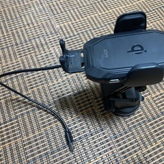 DVDプレイヤー スマホホルダーの画像