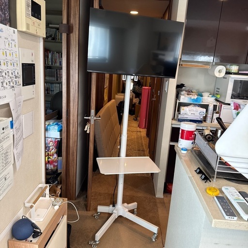 取りに来られる方！美品！チューナーレステレビとスタンドのセット