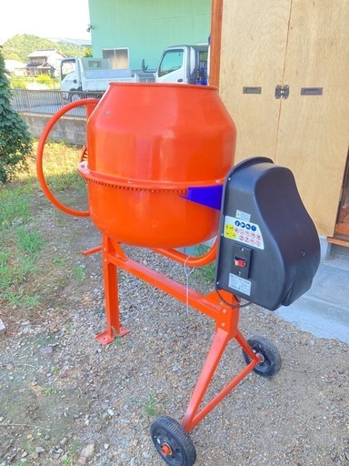 コンクリートミキサー「まぜ太郎」AMZ70Y