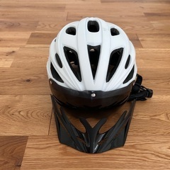 自転車　ヘルメット
の画像