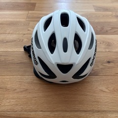自転車　ヘルメット
の画像